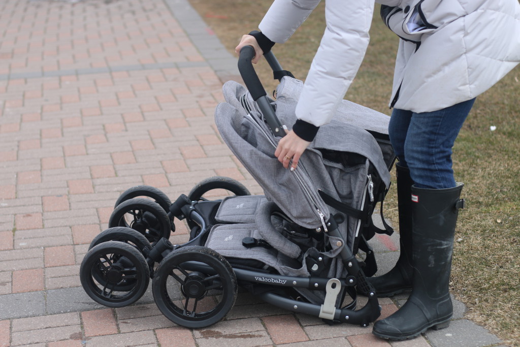 THE stroller for growing families! Living Travel Uncatagorized  