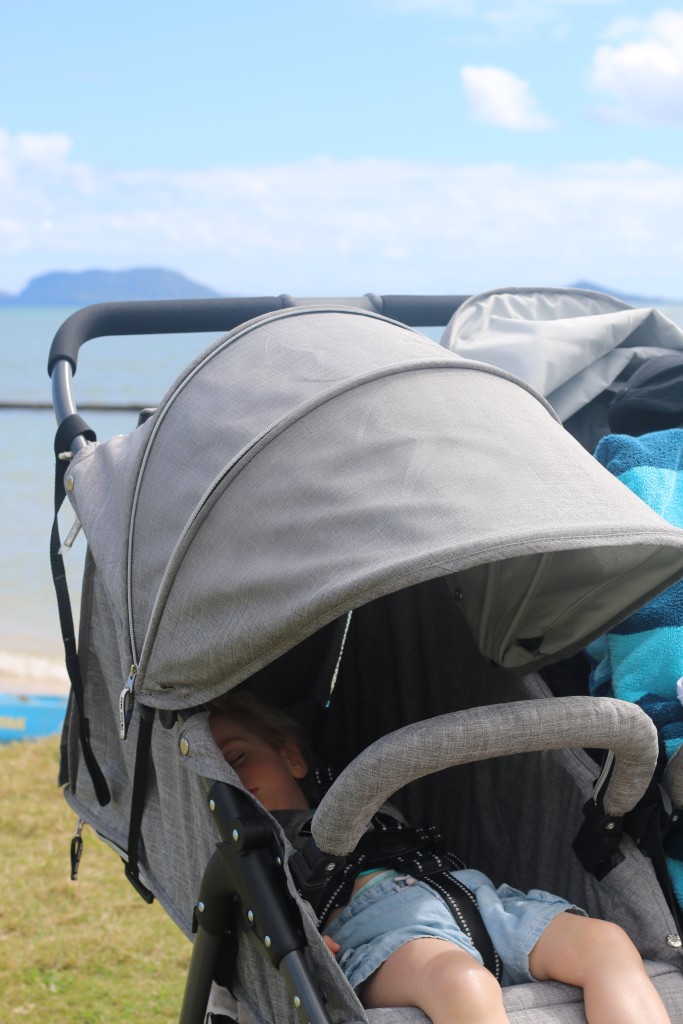 THE stroller for growing families! Living Travel Uncatagorized  