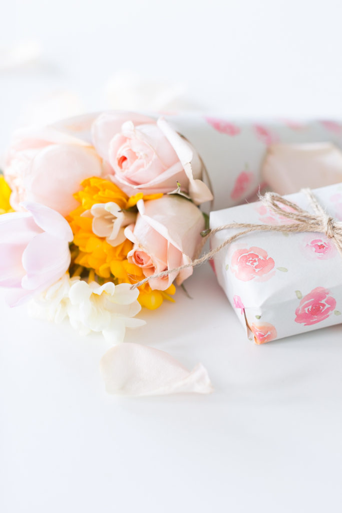DIY: Floral Wrapping Paper DIY Living  