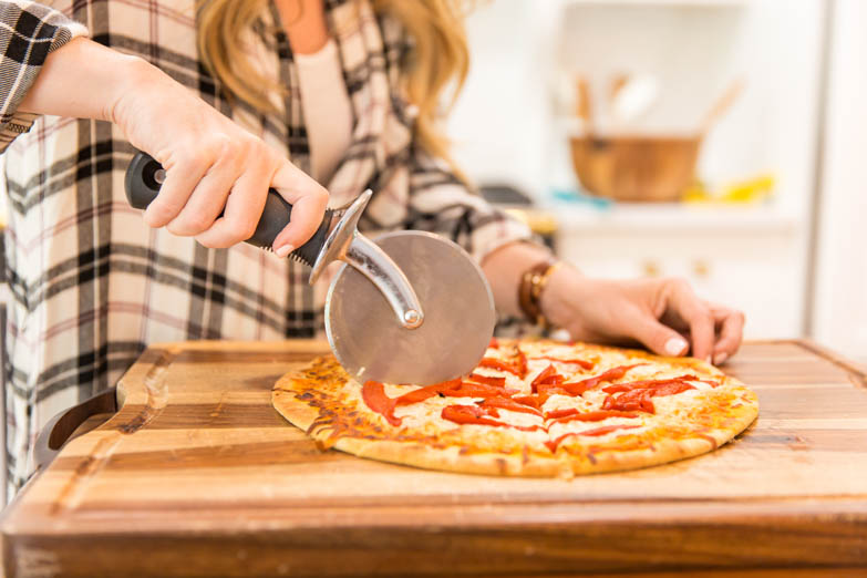 Outdoor Dining with Bed, Bath & Beyond: Homemade Pizza Dough & Salad Recipe Decor Food Living Recipes  