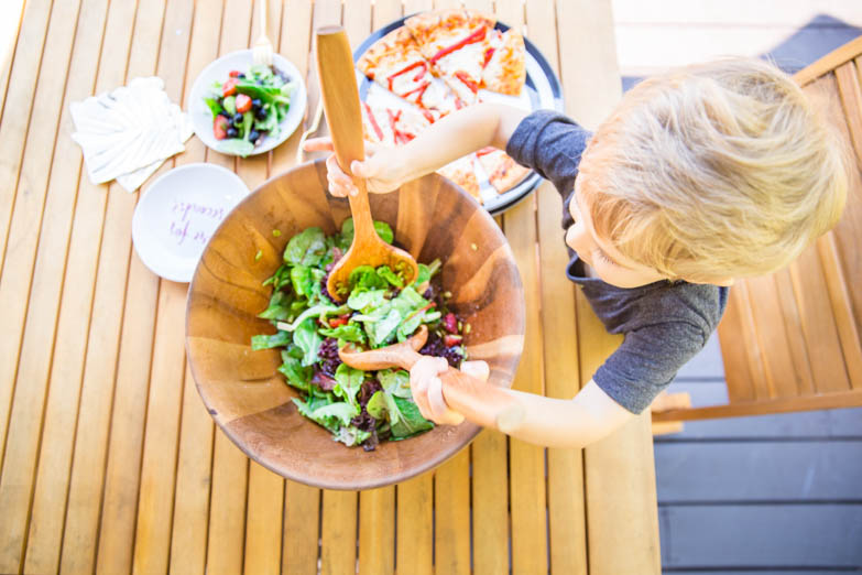 Outdoor Dining with Bed, Bath & Beyond: Homemade Pizza Dough & Salad Recipe Decor Food Living Recipes  