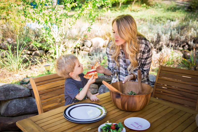 Outdoor Dining with Bed, Bath & Beyond: Homemade Pizza Dough & Salad Recipe Decor Food Living Recipes  